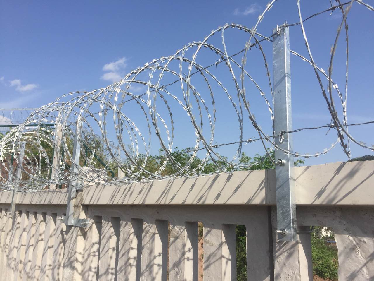 不锈钢刀刺滚笼